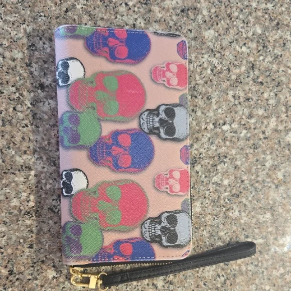 BETSY JOHNSON Skull Patterned Multicolor Wallet - Picture 2 of 5